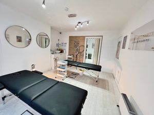 Treatment room- click for photo gallery